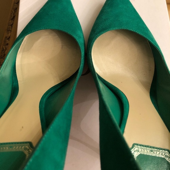 Christian Dior Emerald Suede Pointed Toe Pumps - Picture 4 of 10